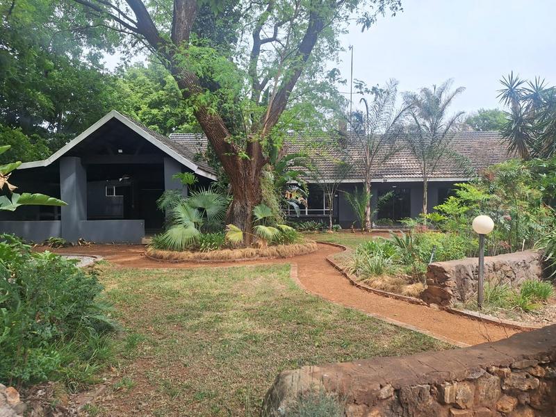 6 Bedroom Property for Sale in Stilfontein North West